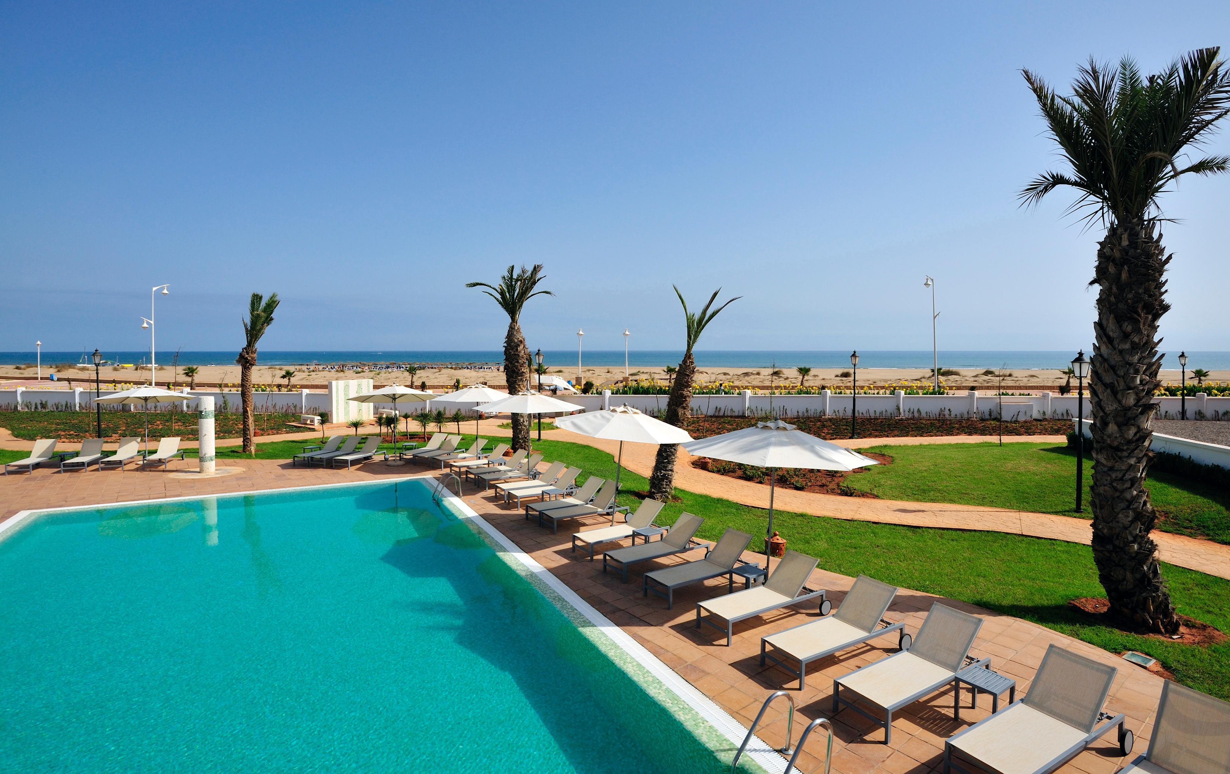 Hotel Iberostar Waves Saïdia Exterior foto View of the beach from the hotel