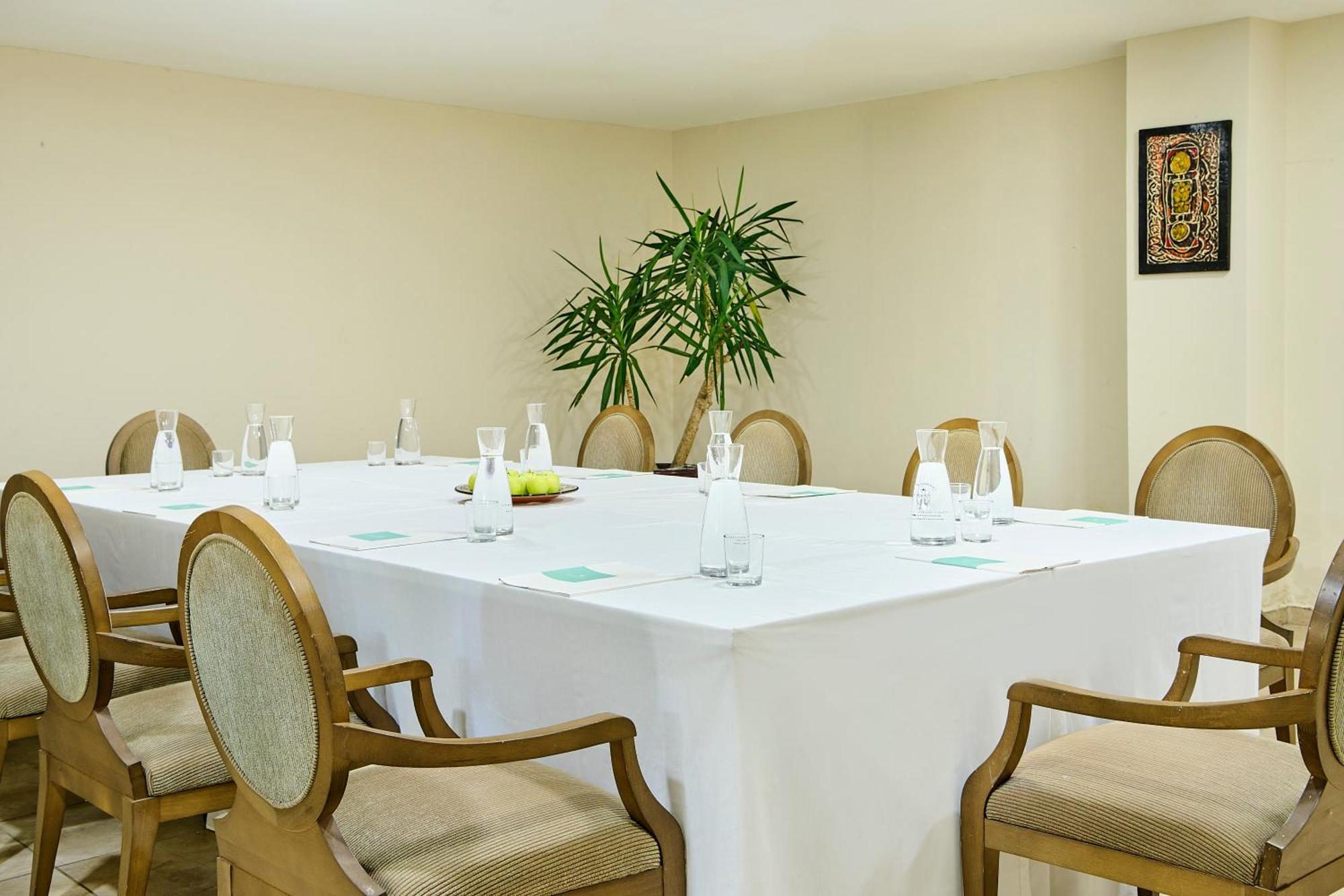 Hotel Iberostar Waves Saïdia Exterior foto Meeting room