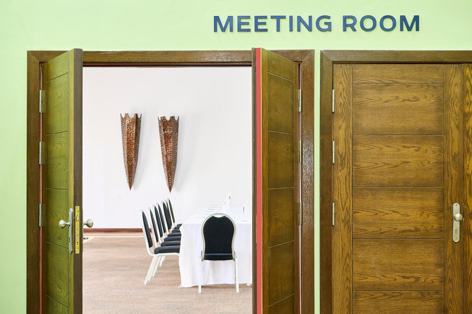 Hotel Iberostar Waves Saïdia Exterior foto Meeting room