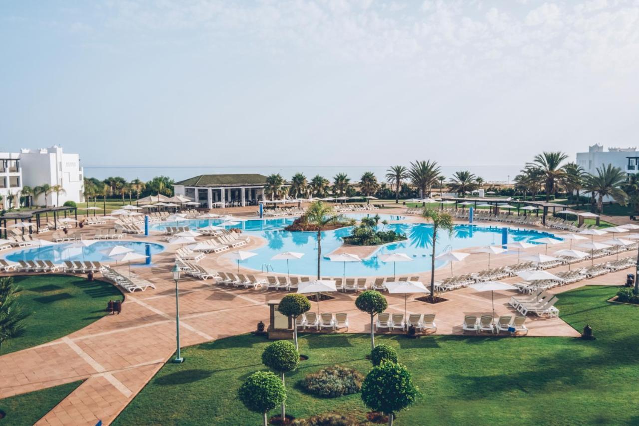 Hotel Iberostar Waves Saïdia Exterior foto The swimming pool at the hotel